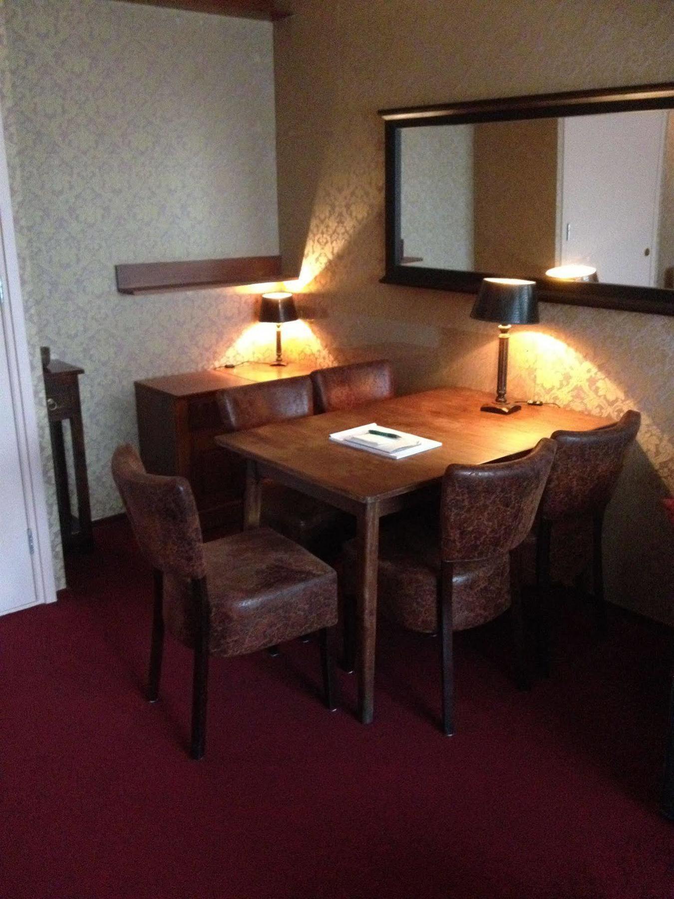 Amsterdam Village Hotel 외부 사진