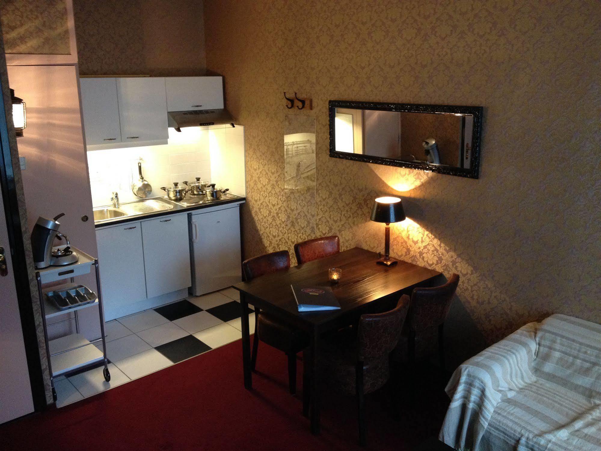 Amsterdam Village Hotel 외부 사진