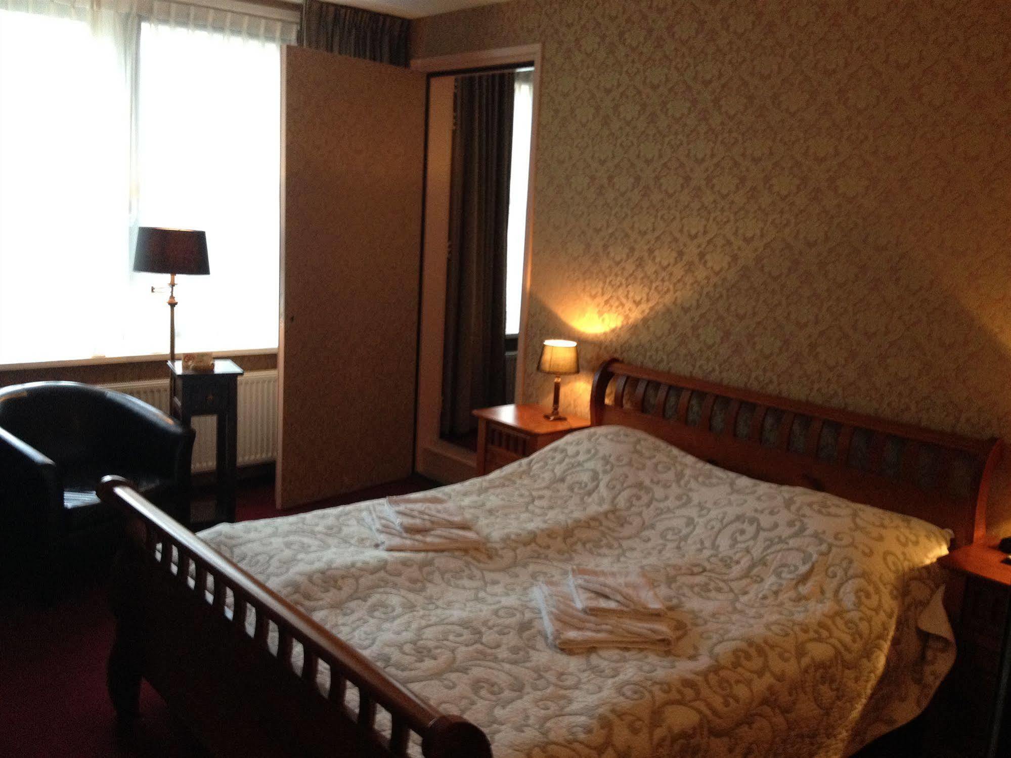 Amsterdam Village Hotel 외부 사진