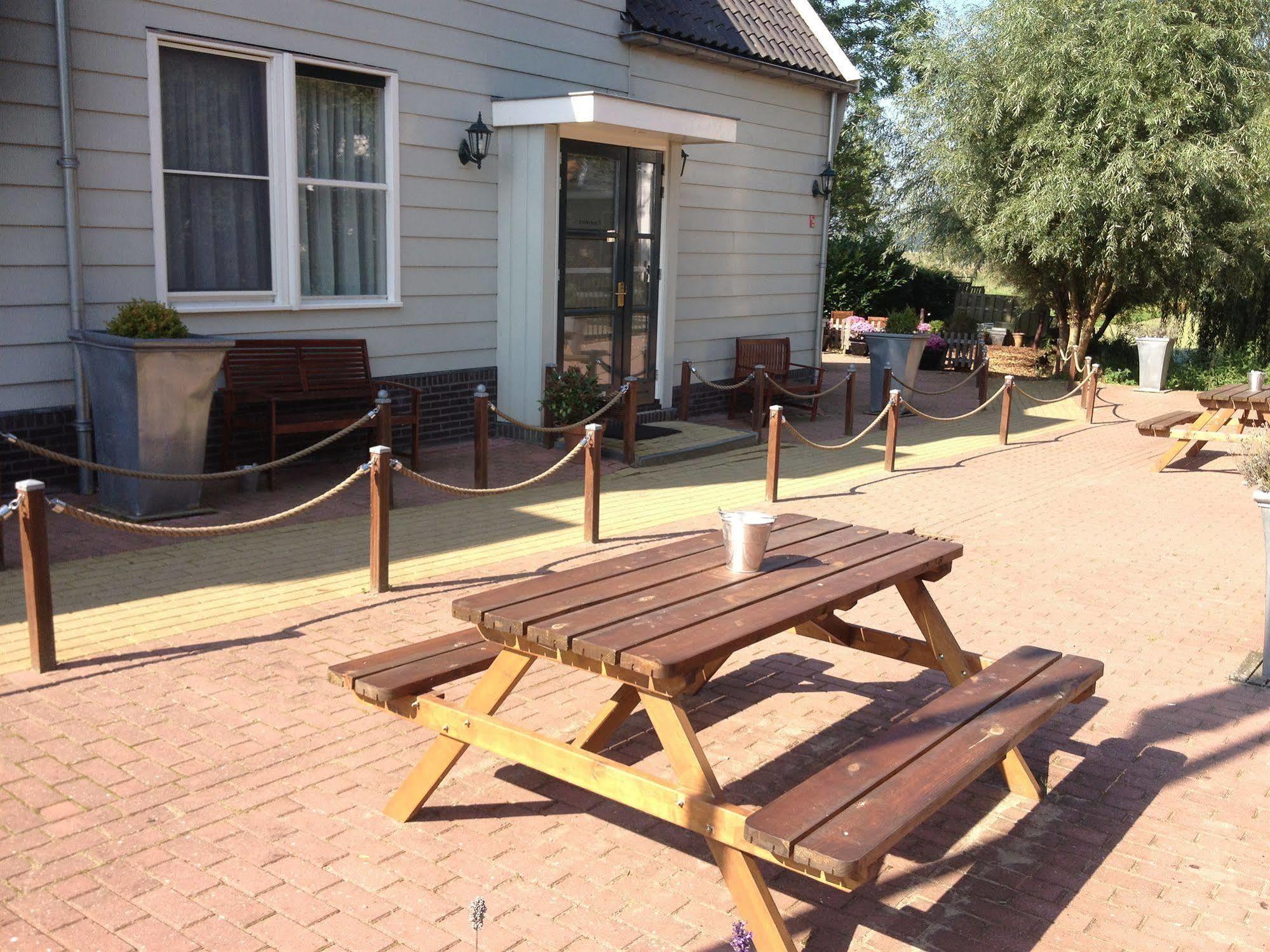 Amsterdam Village Hotel 외부 사진